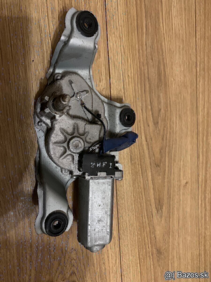 Motorcek stieračov zadný Hyundai i30 II 2012-16 98700-A5000