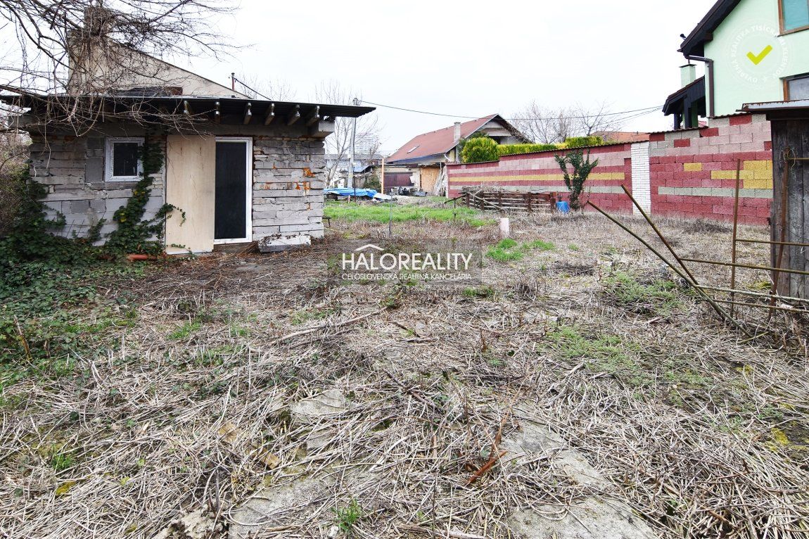 HALO reality - Predaj, pozemok pre rodinný dom 402 m2 Brat