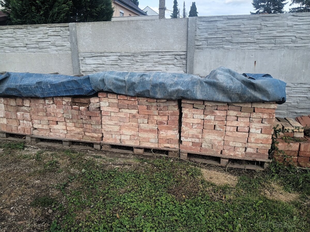 Predám plnú tehlu.