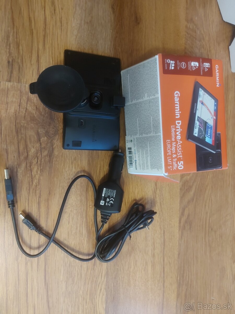 Predám Garmin DriveAssist 50 LMT s čelnou kamerou