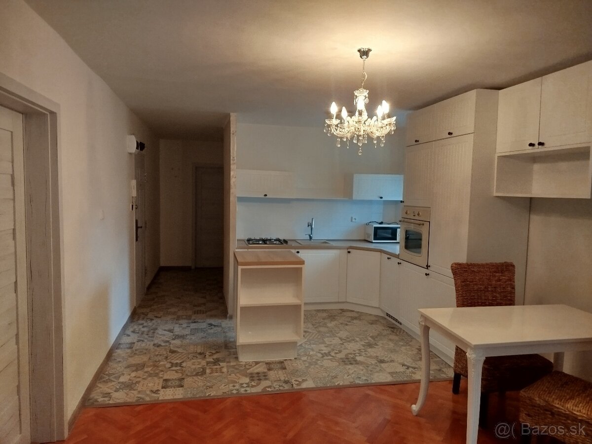 Prenájom 3-izbového bytu