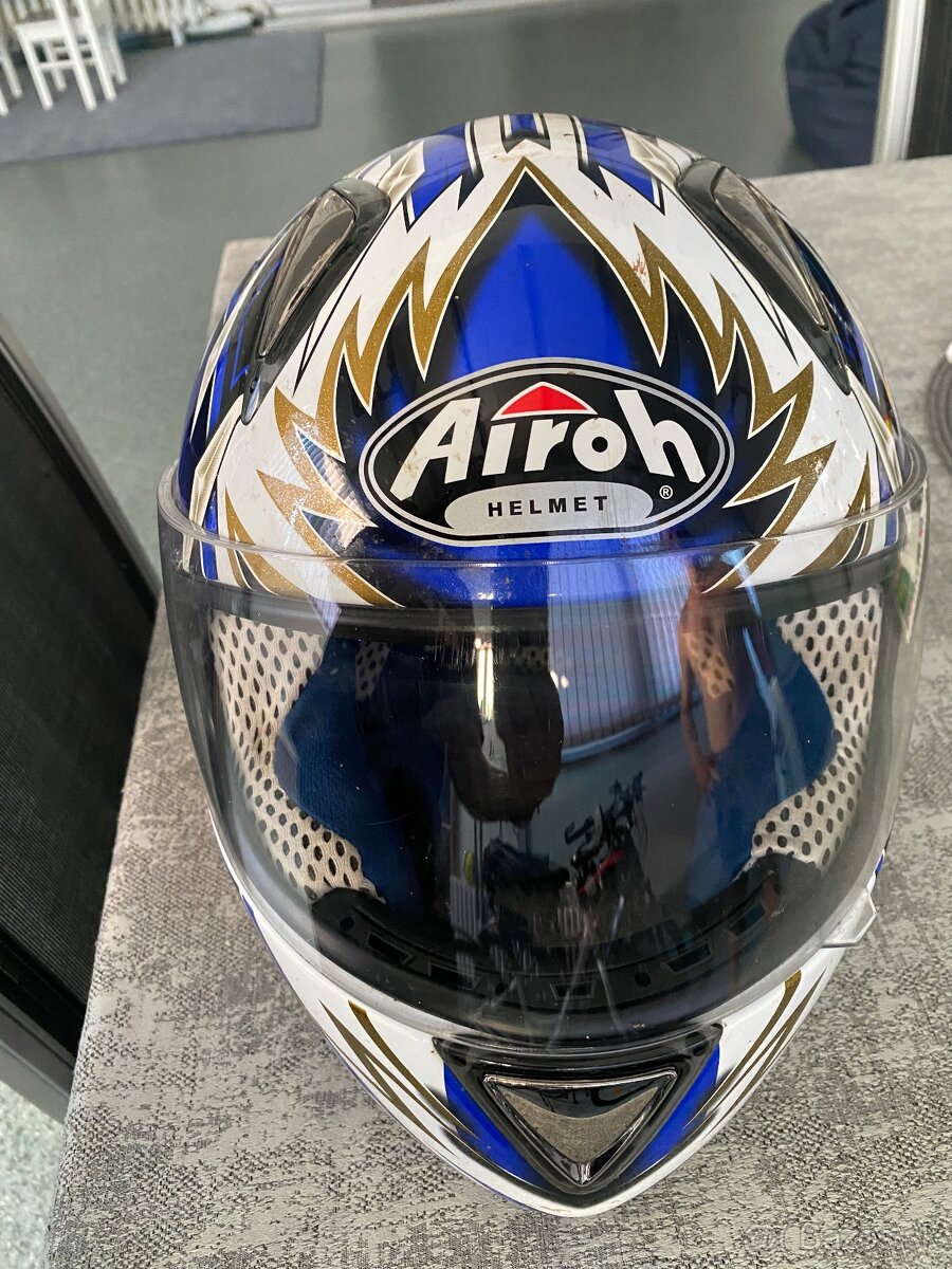 AIROH helma vel. 57-58