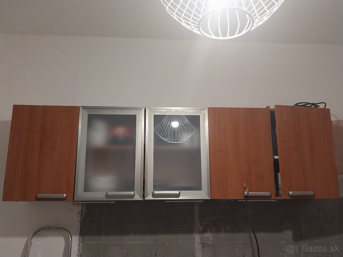 Kuchynská linka,Rezervovaná