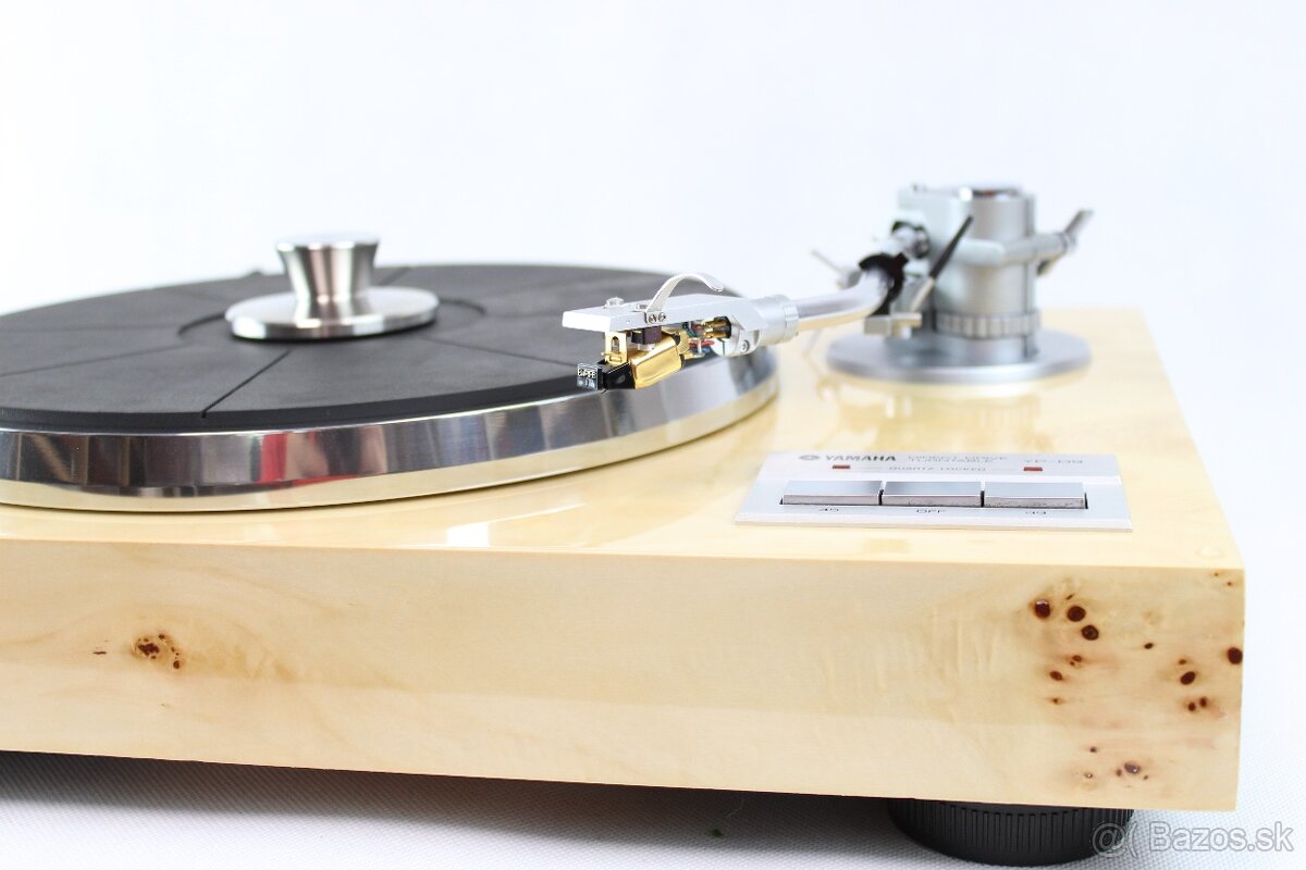 Gramofón YAMAHA YP-D9