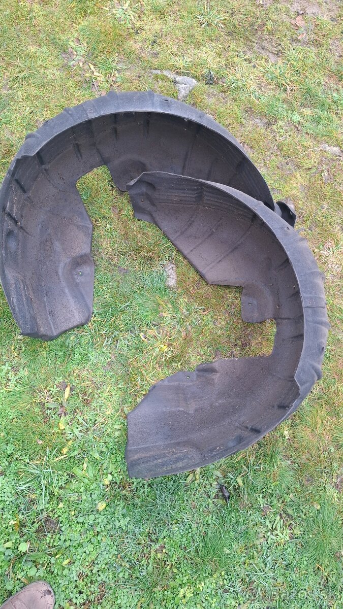 Zadný podblatník Škoda Superb III – originál