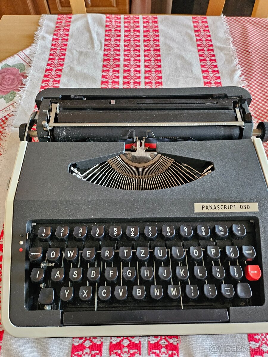 Písací stroj PANASCRIPT 030