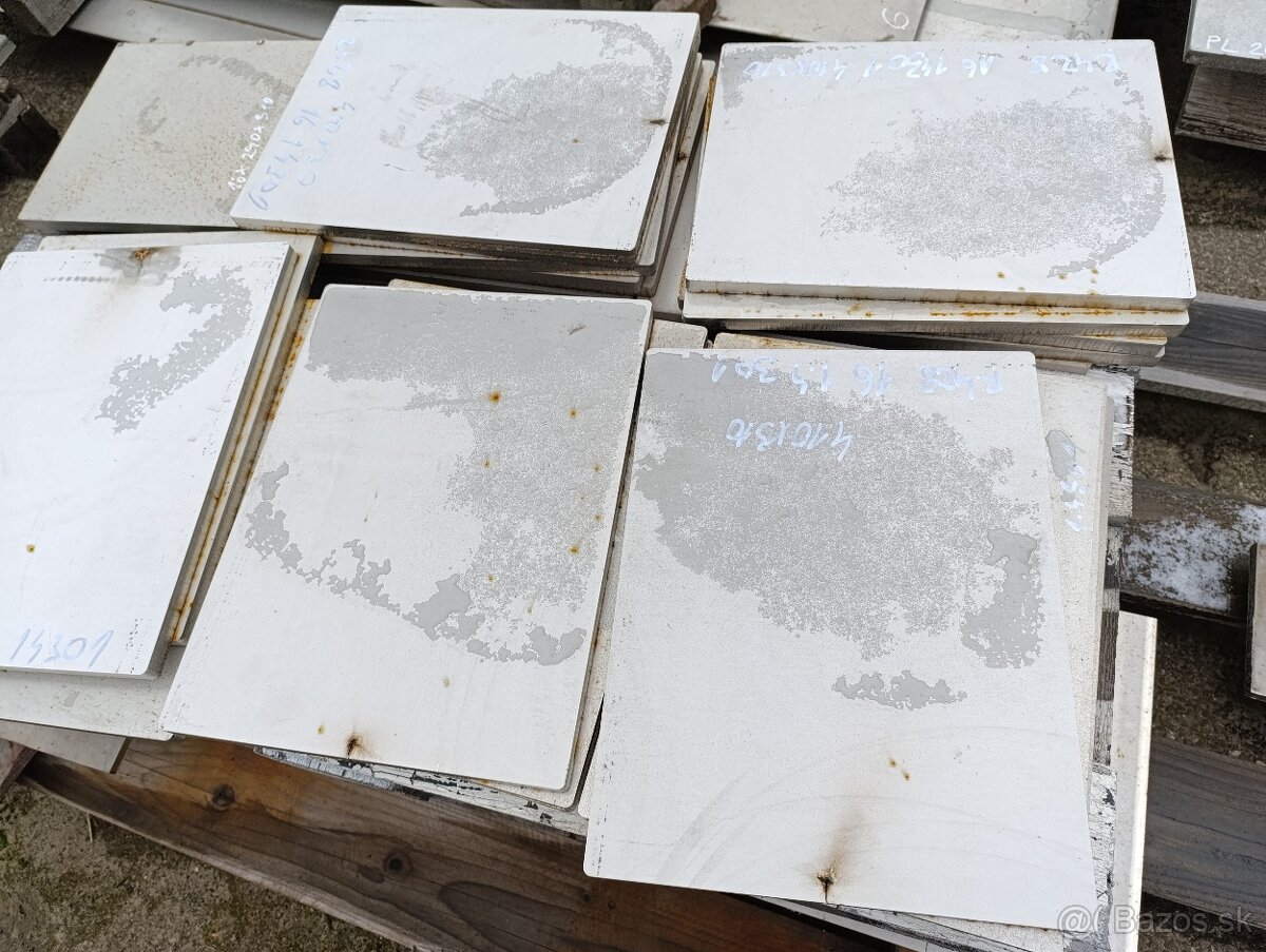 Hrubé nerezové plechy