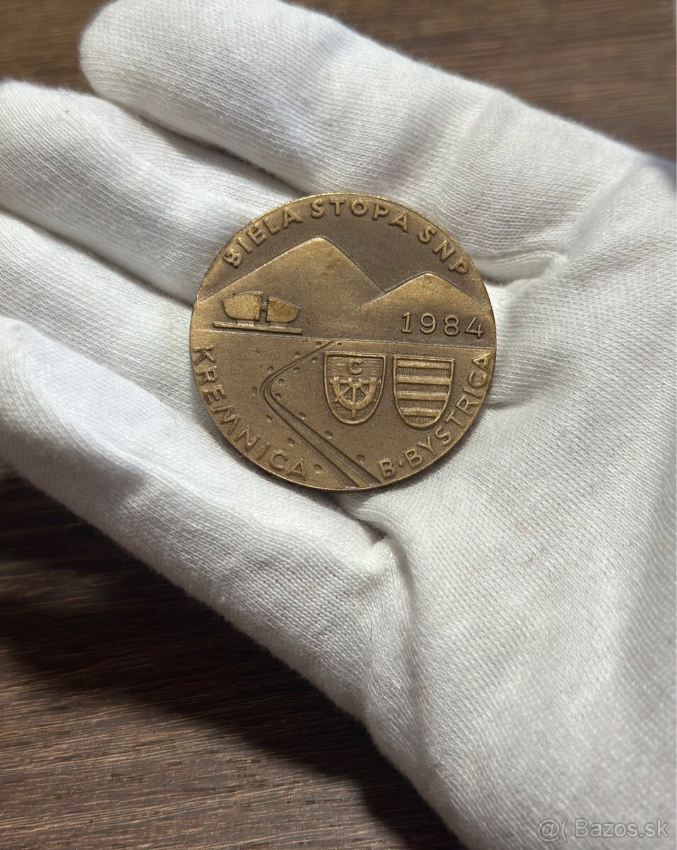 Medaila biela stopa 1984 SNP