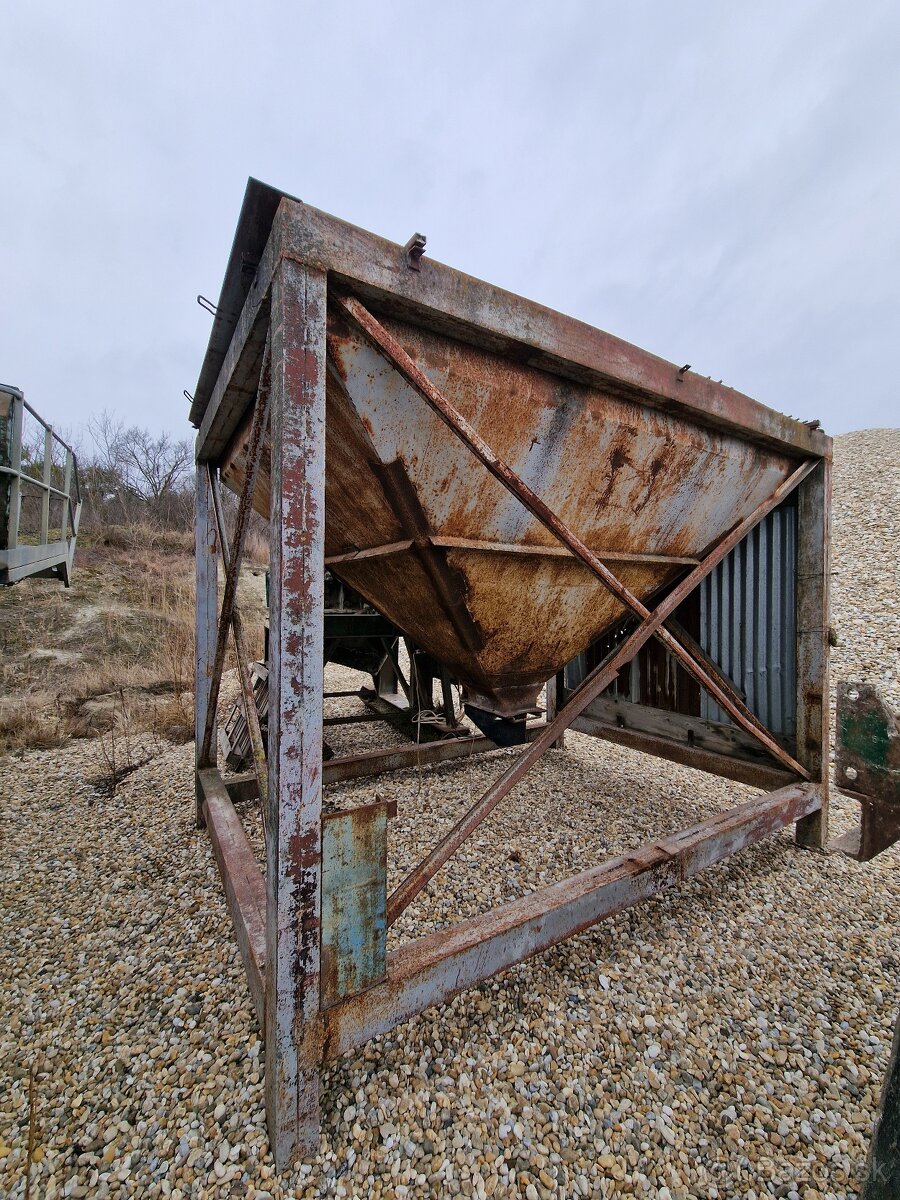 Predám násypník - cca 10 m3