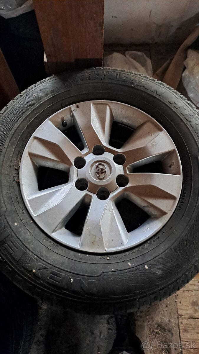 Disky Hilux R17