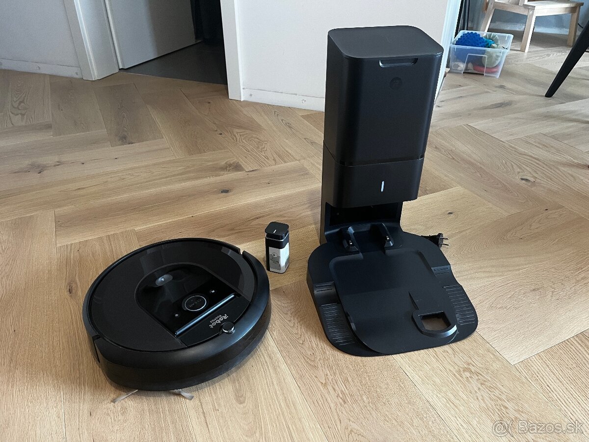Roomba i7+ s dokovacou stanicou