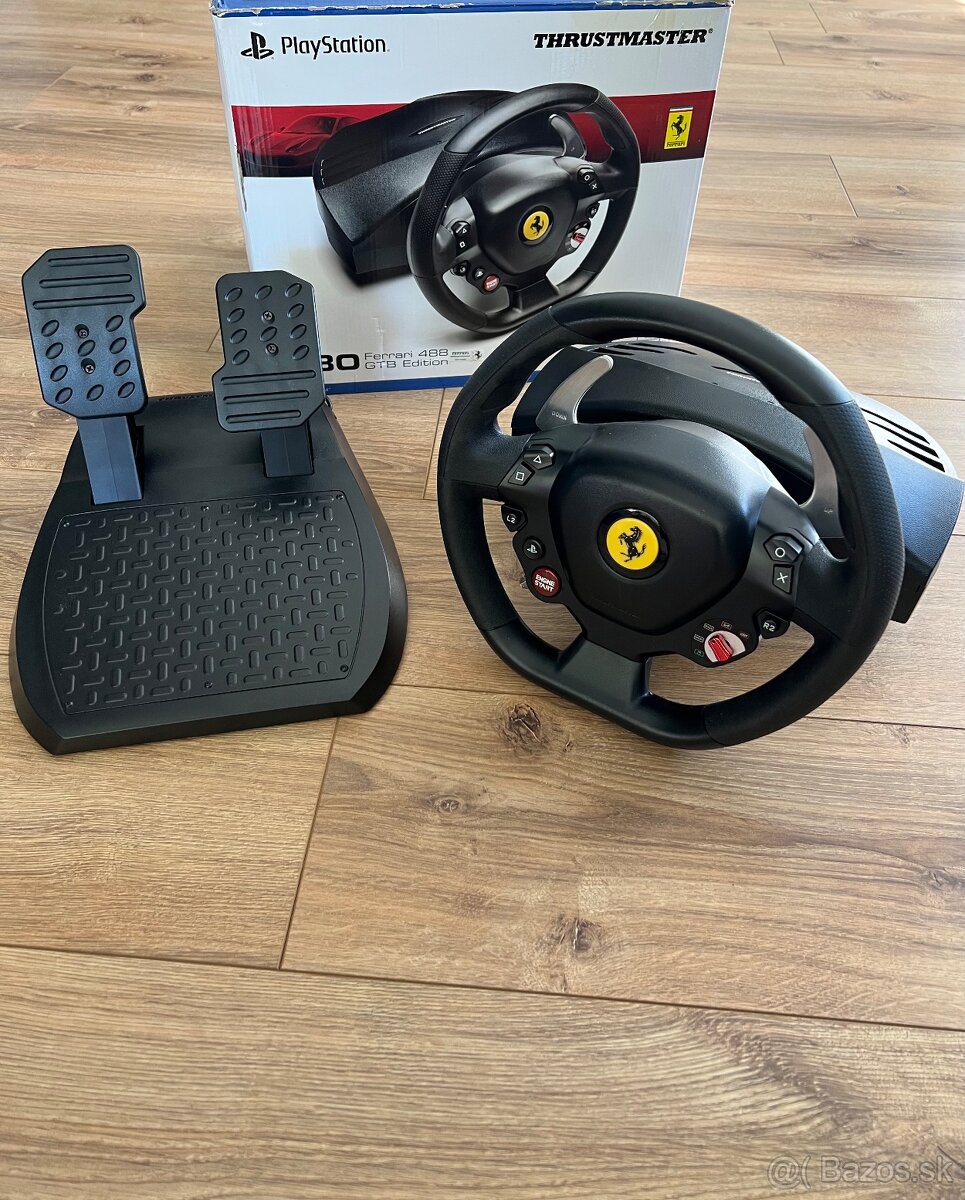 Ferrari THRUSTMASTER volant a pedále na Pc,Playstation.