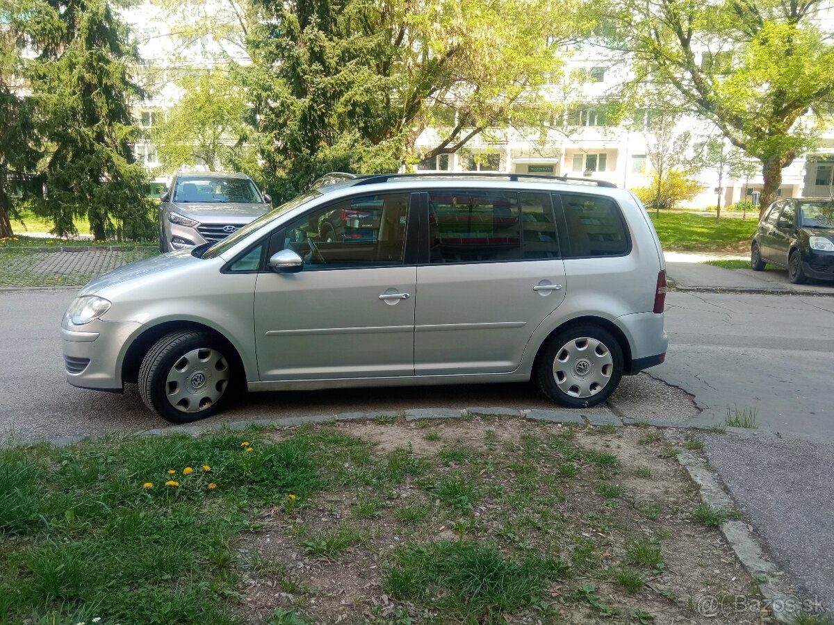 Vw Touran 1.4 tsfi, CNG, DSG 7 miestne