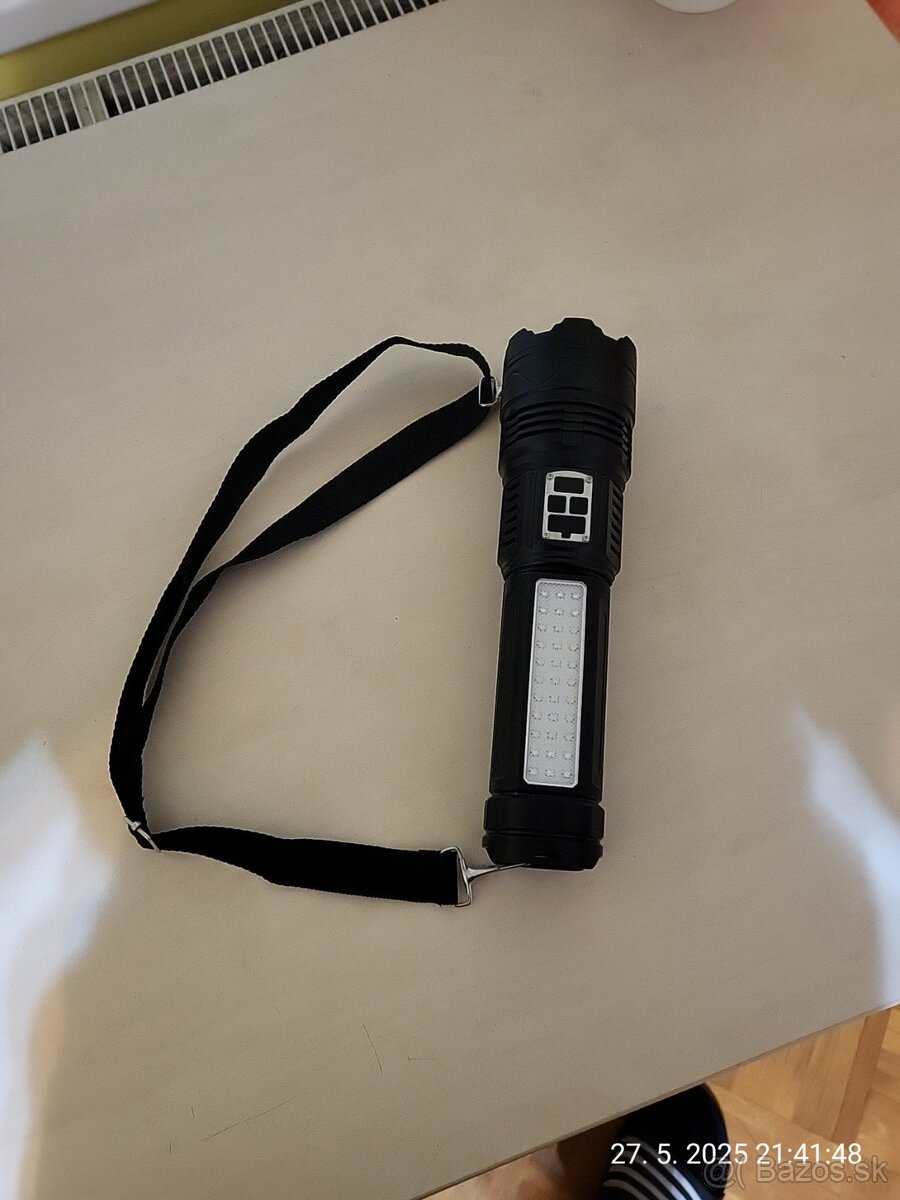 Vykonna baterka na svietenie