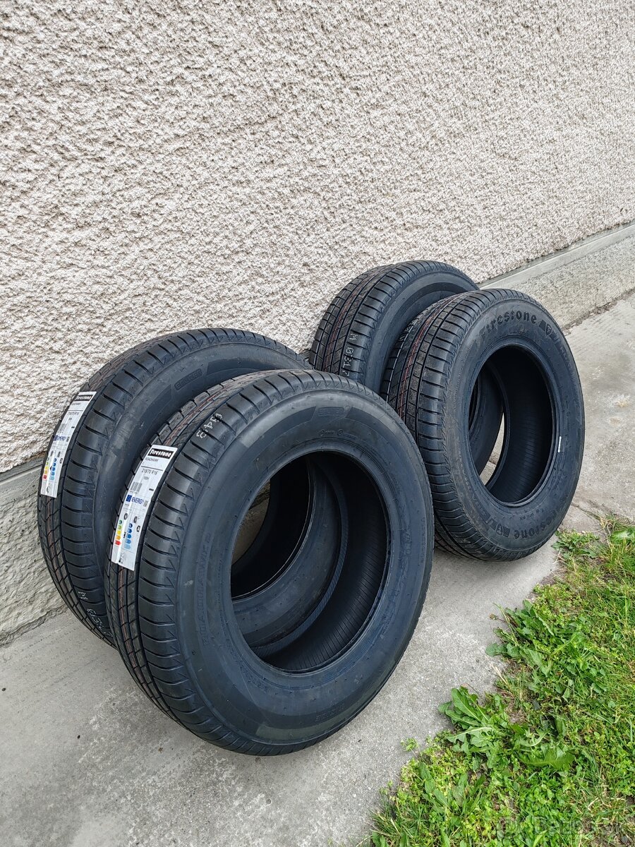 Predám pneumatiky Firestone Roadhawk 2 215/70 R 16