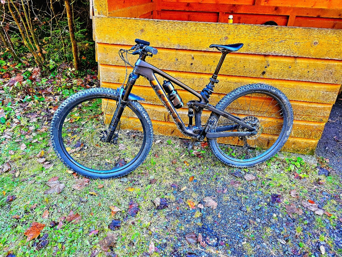Trek top fuel 9.7 carbon veľ. M