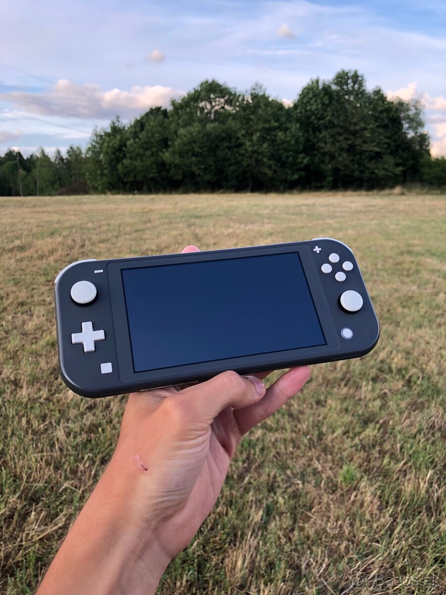 Nintendo switch lite + darček‼️