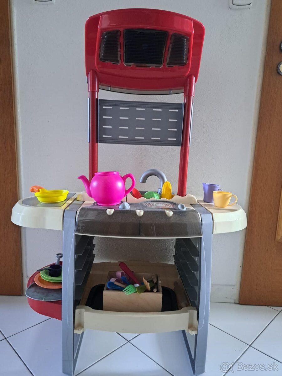 Kuchynka so stolíkom