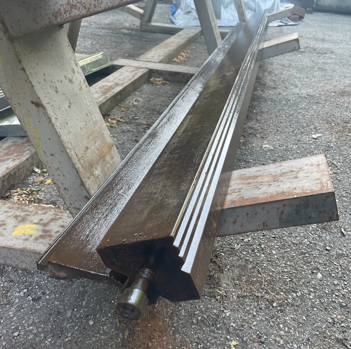 Nástroje na ohraňovací lis (2500 mm)