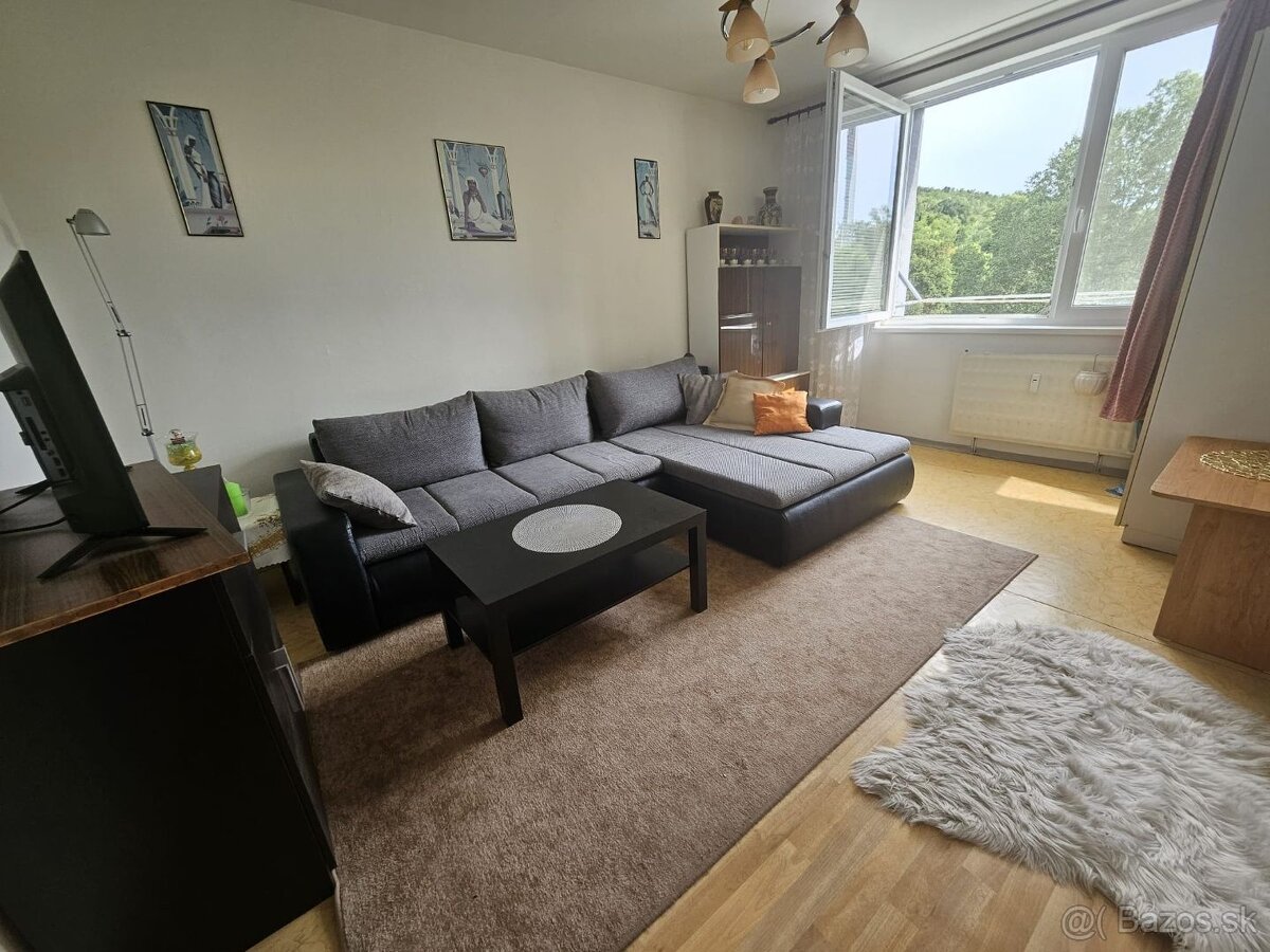 Na predaj: 1-izbový byt – Hlohovec, Sídlisko Sihoť, ulica Ga