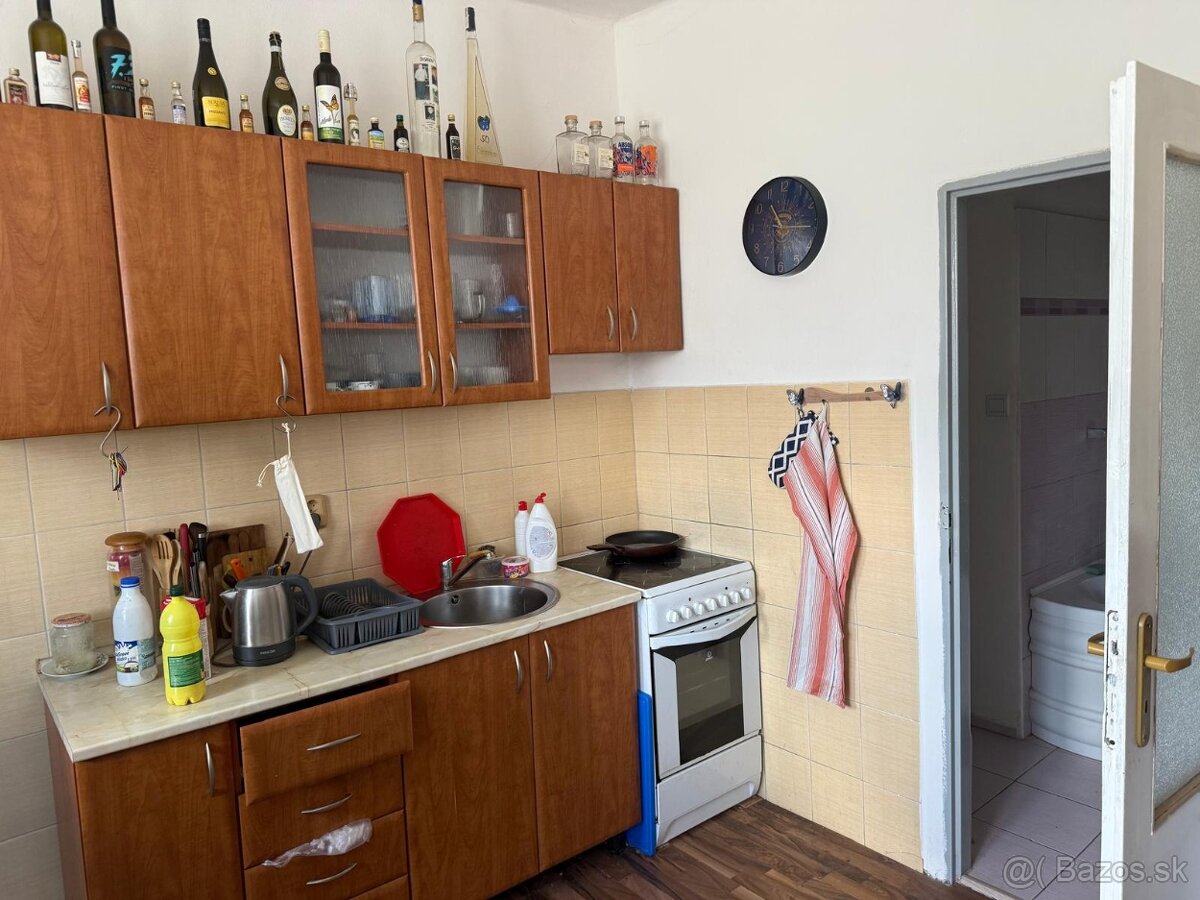 NEBYTOVÝ PRIESTOR NA PRENÁJOM, ČKALOVOVA ULICA, BARCA