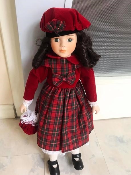 Porcelánová bábika z kolekcie Promenade