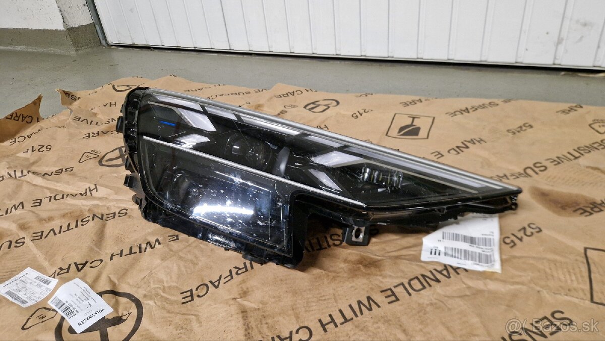 PREDNY PRAVY SVETLOMET AUDI Q8 lift