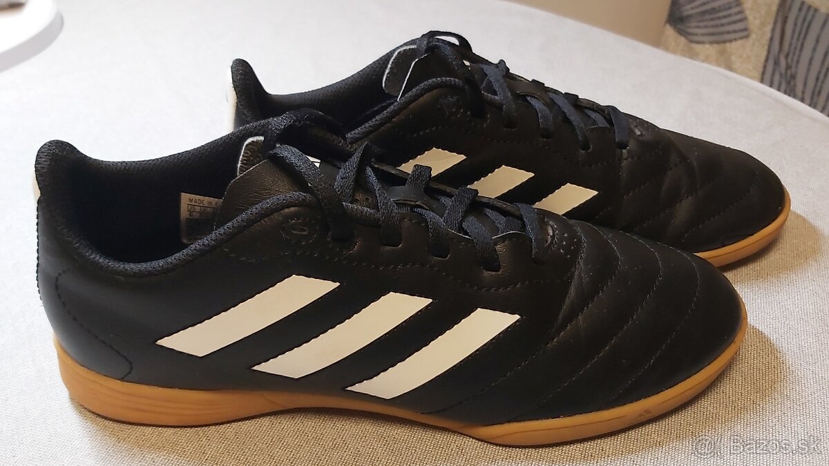 Kopačky halovky Adidas veľ 38 2/3