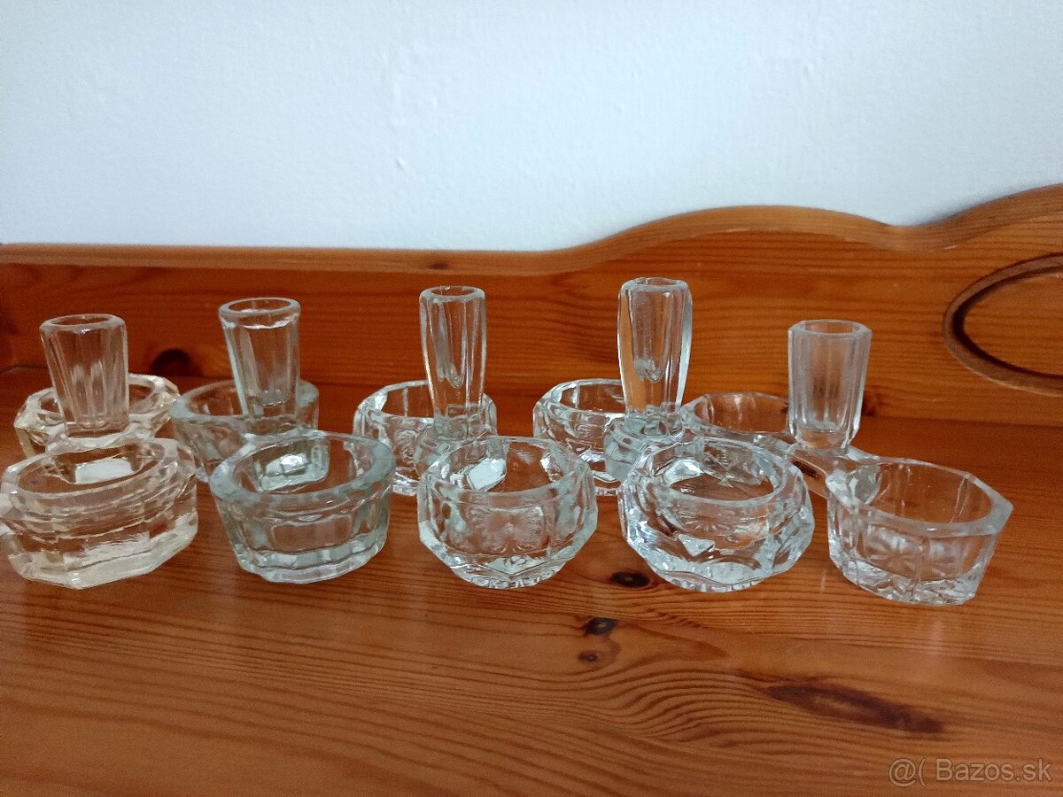 Ponúkam za 2,50€/ kus retro sklenené koreničky