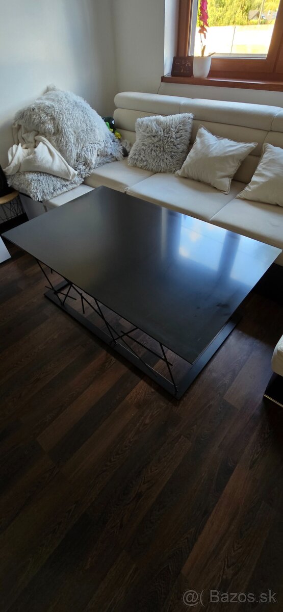 Predám dekoračný stolík