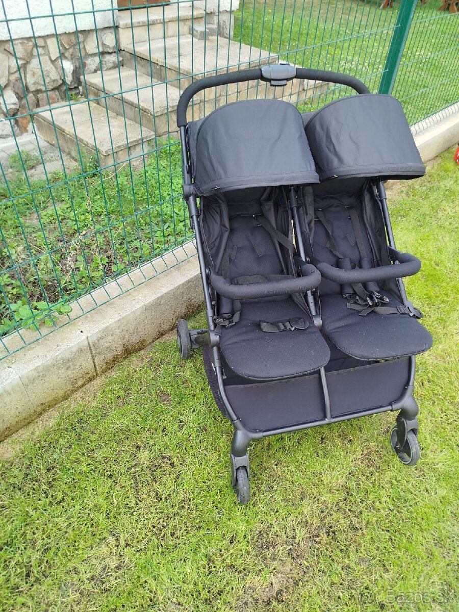 Kočík pre dvojičky Hauck Swift Duo X Black