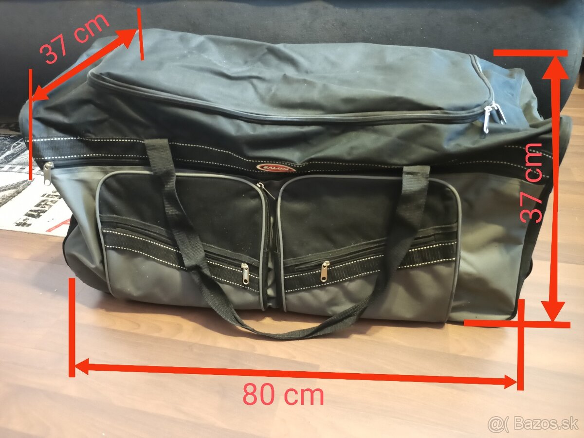 Cestovná taška s kolieskami a rukoväťou