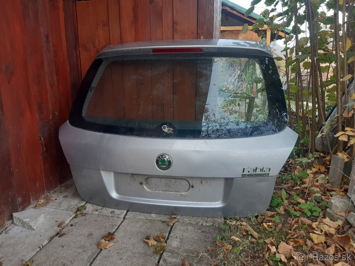 skoda fabia 2 kapota kufor