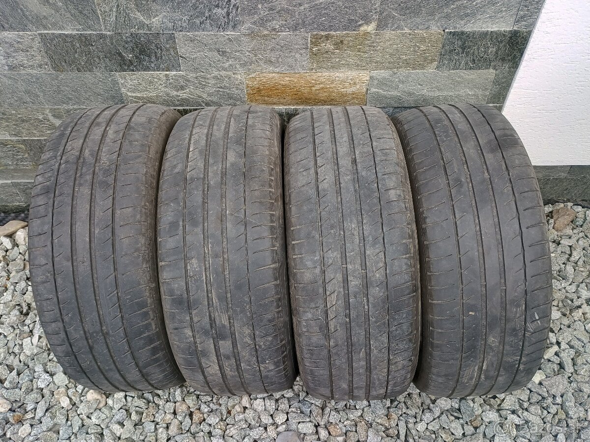 Predám 4x letné pneumatiky 215/50 R17 Michelin