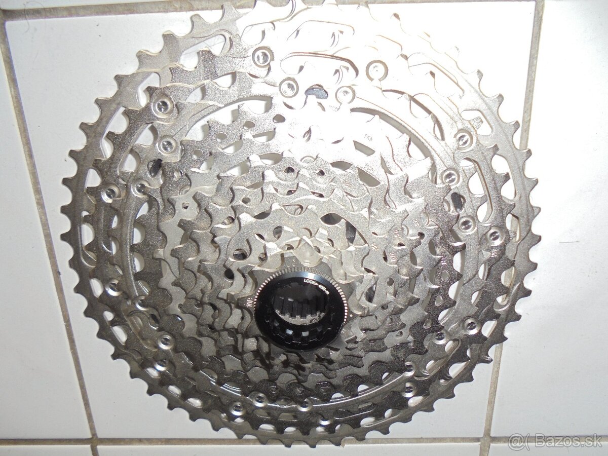 Sh. Deore Micro spline 12 sp. + SunShine HG 10 speed.