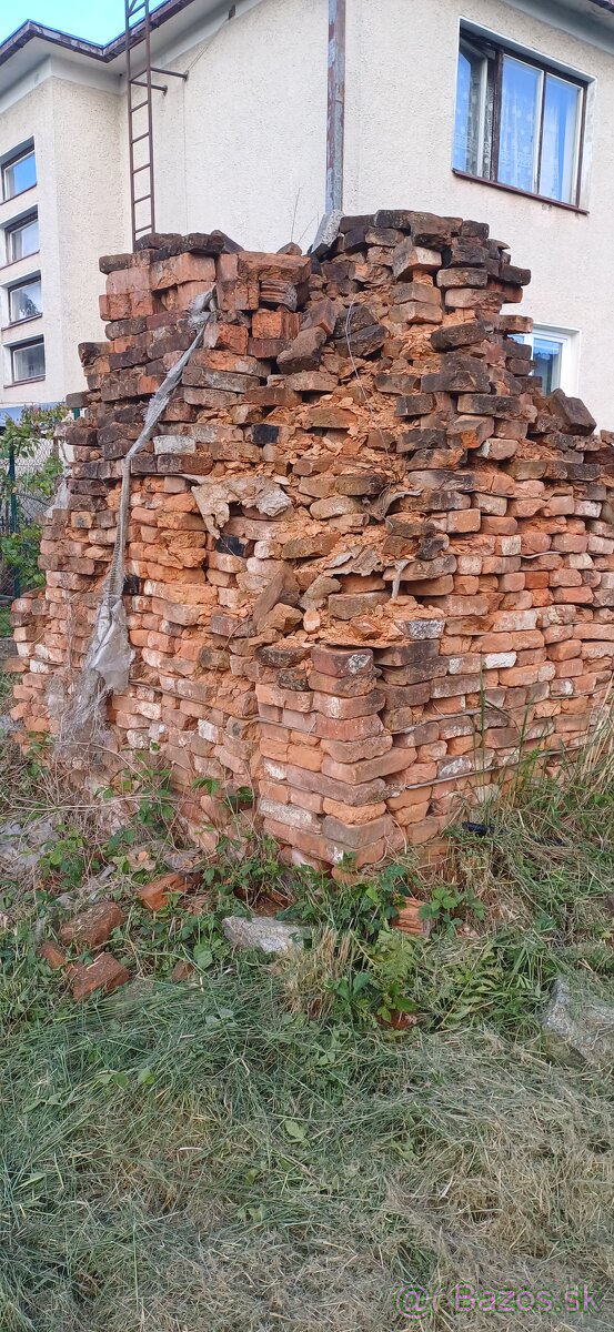 Darujem stare tehly