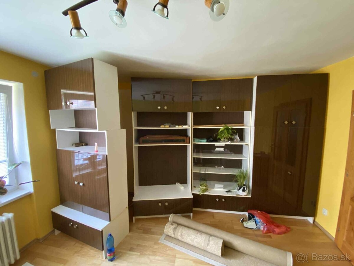 Obývacia stena