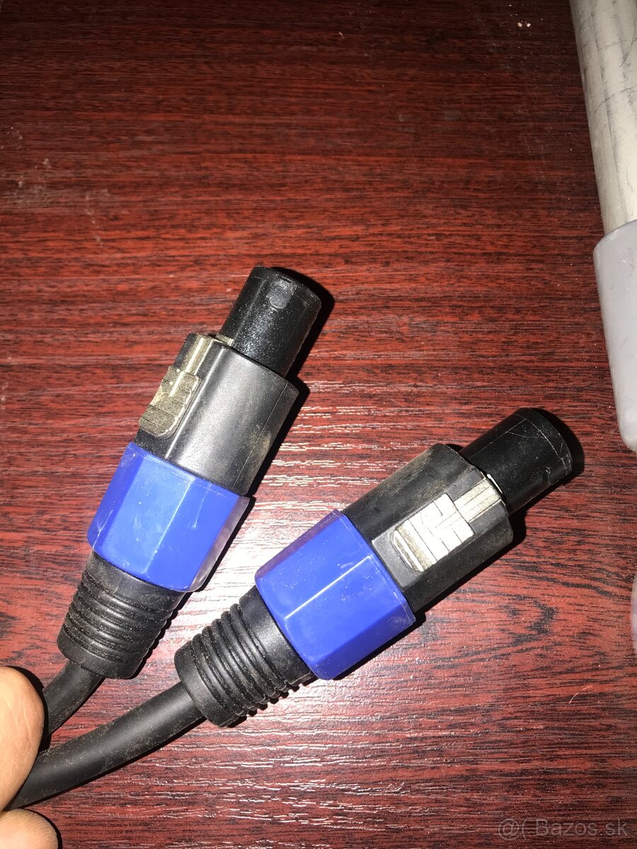 Káble k reproduktorom