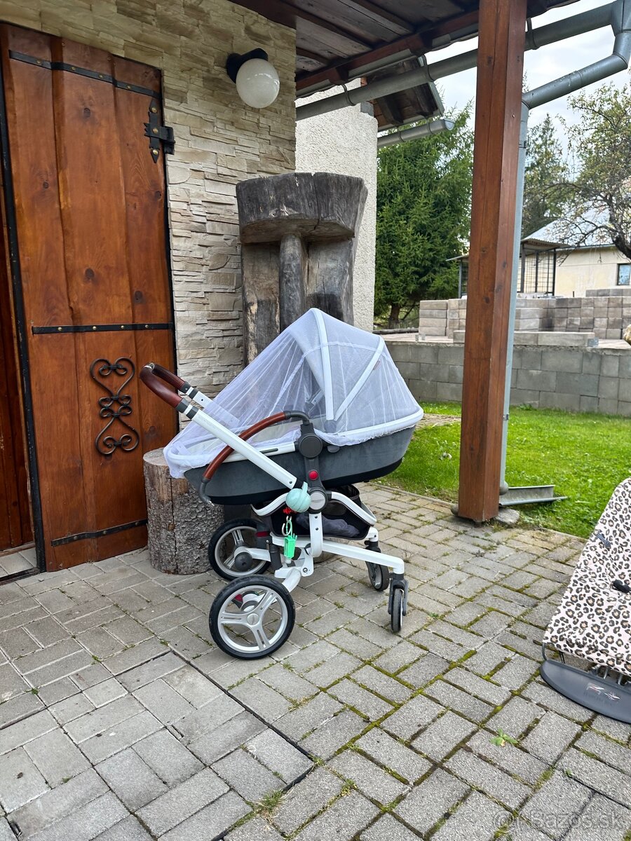 Predám kocik Silver Cross limitka Aston Martin