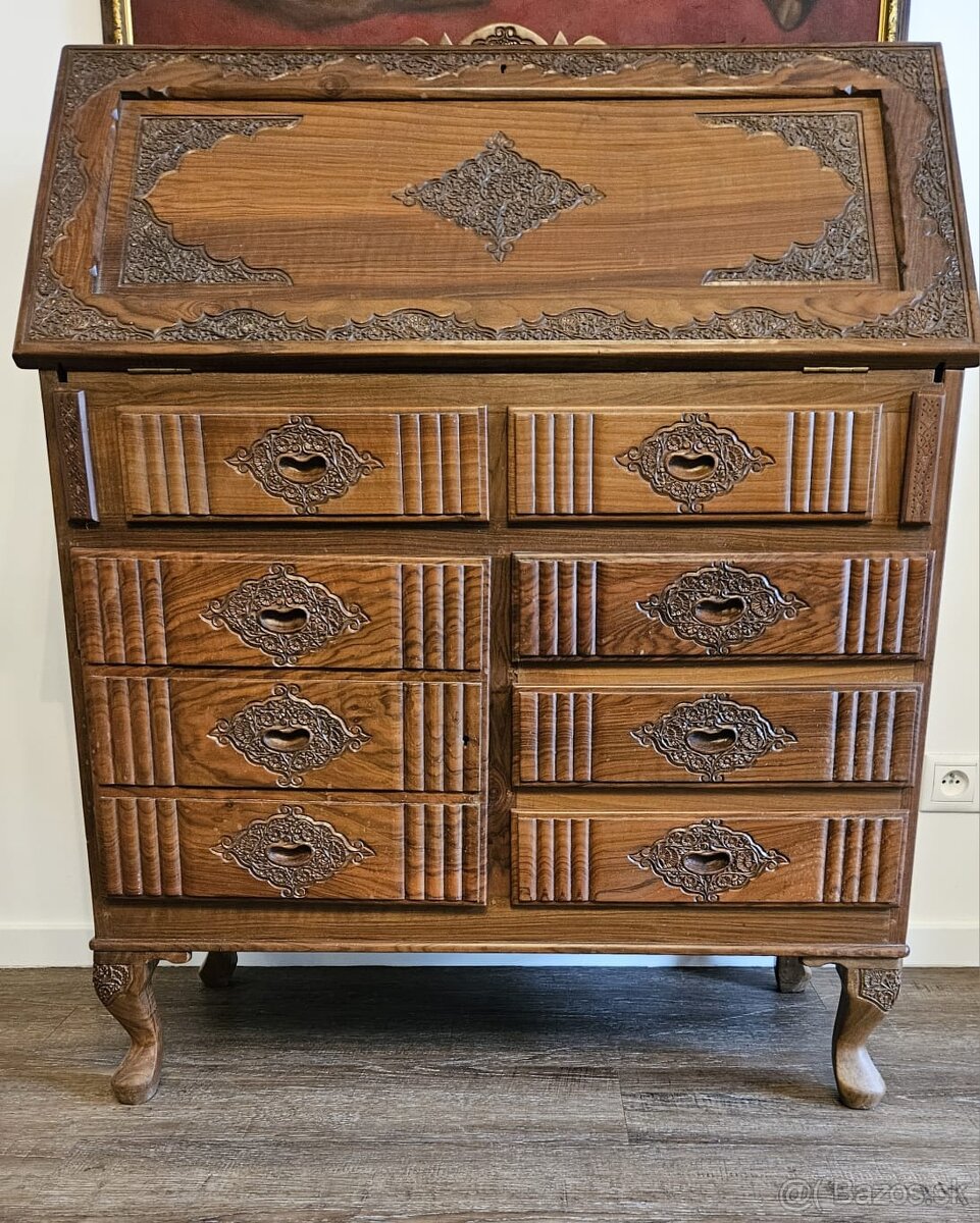 Predám drevený nábytok - kašmírsky orech