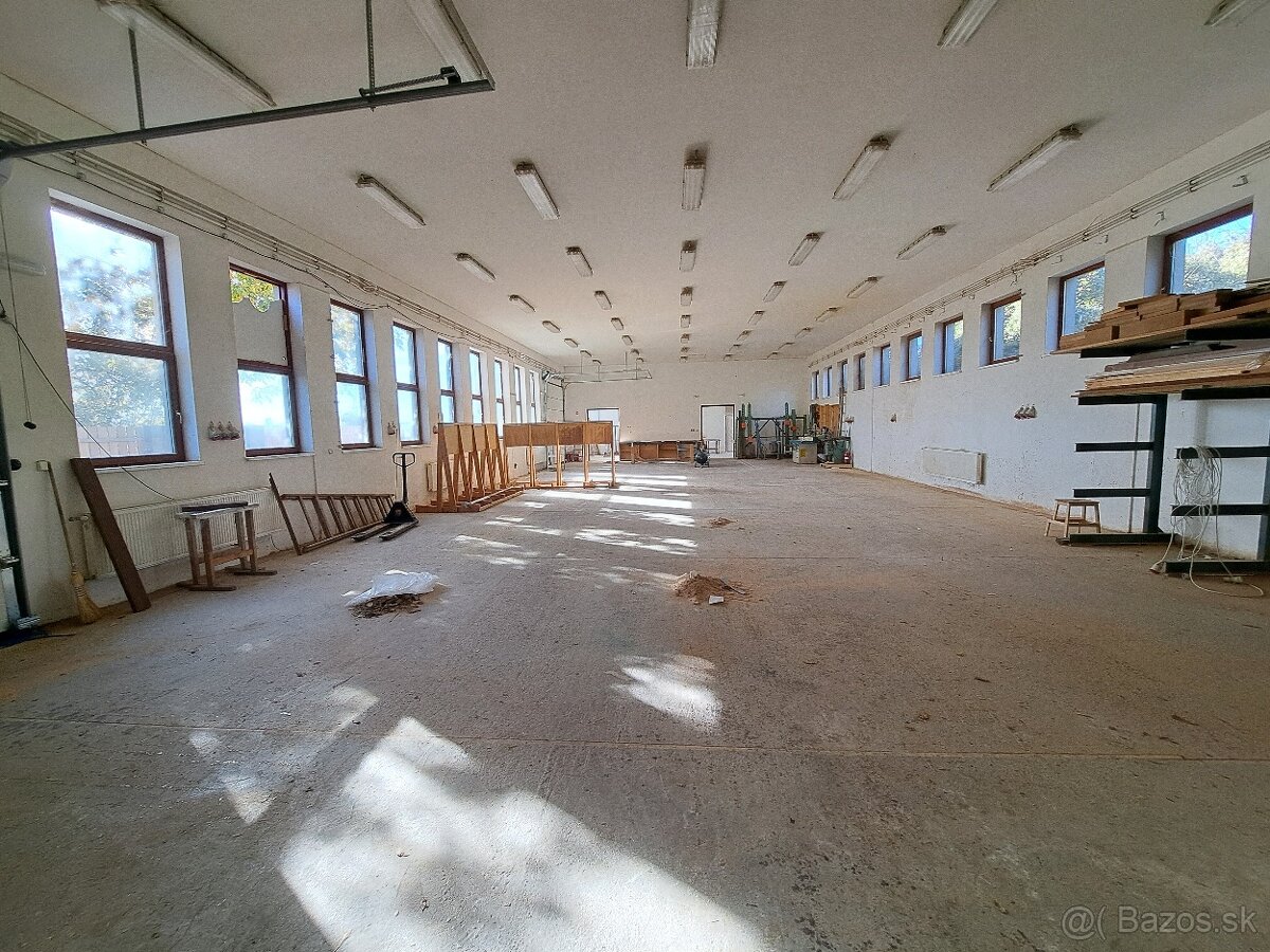 Prenájom areálu 939m2, hala 367m2, kancelárie soc. zázemie