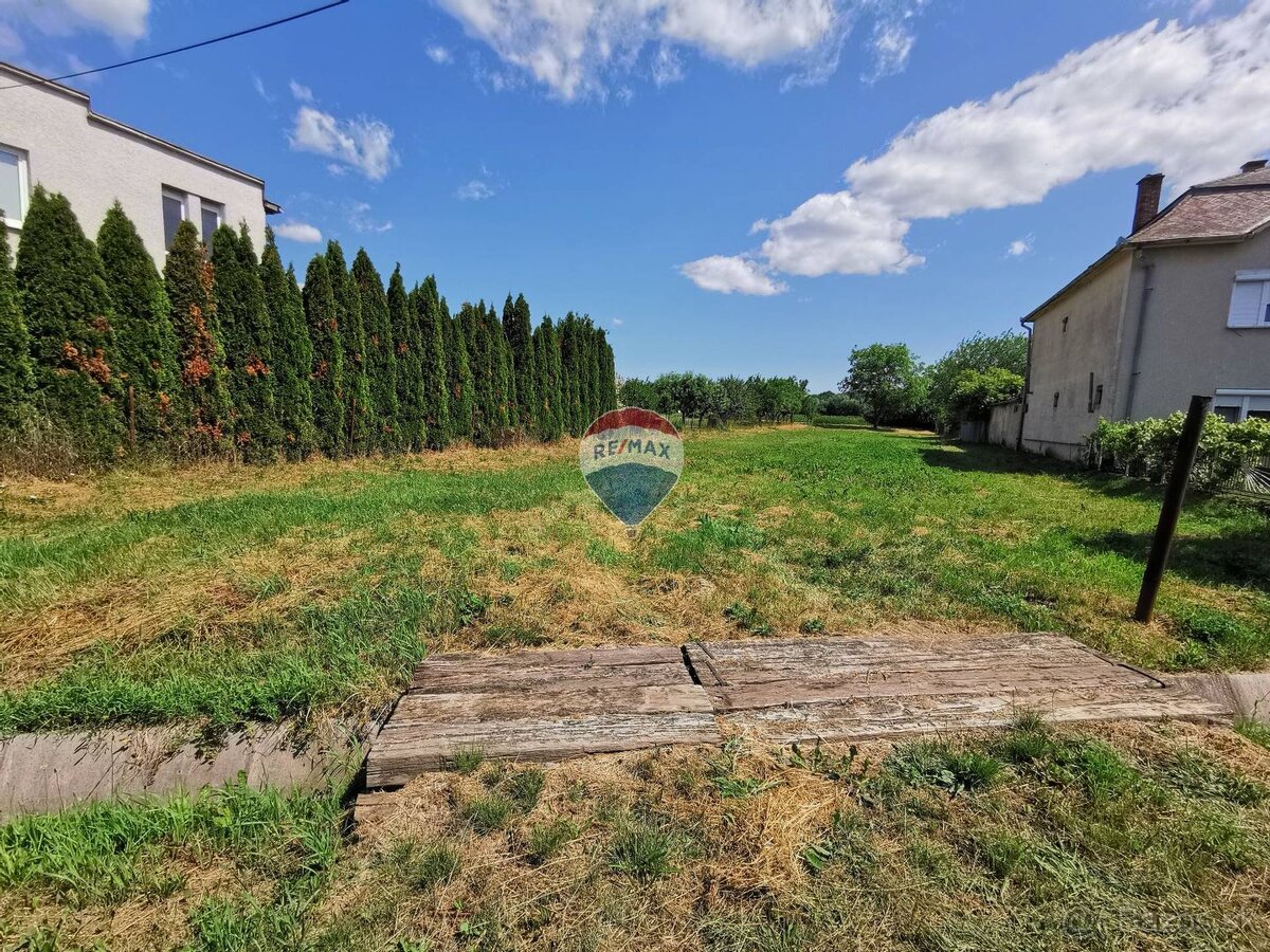 Stavebný pozemok 808 m2, Slivník, Trebišov