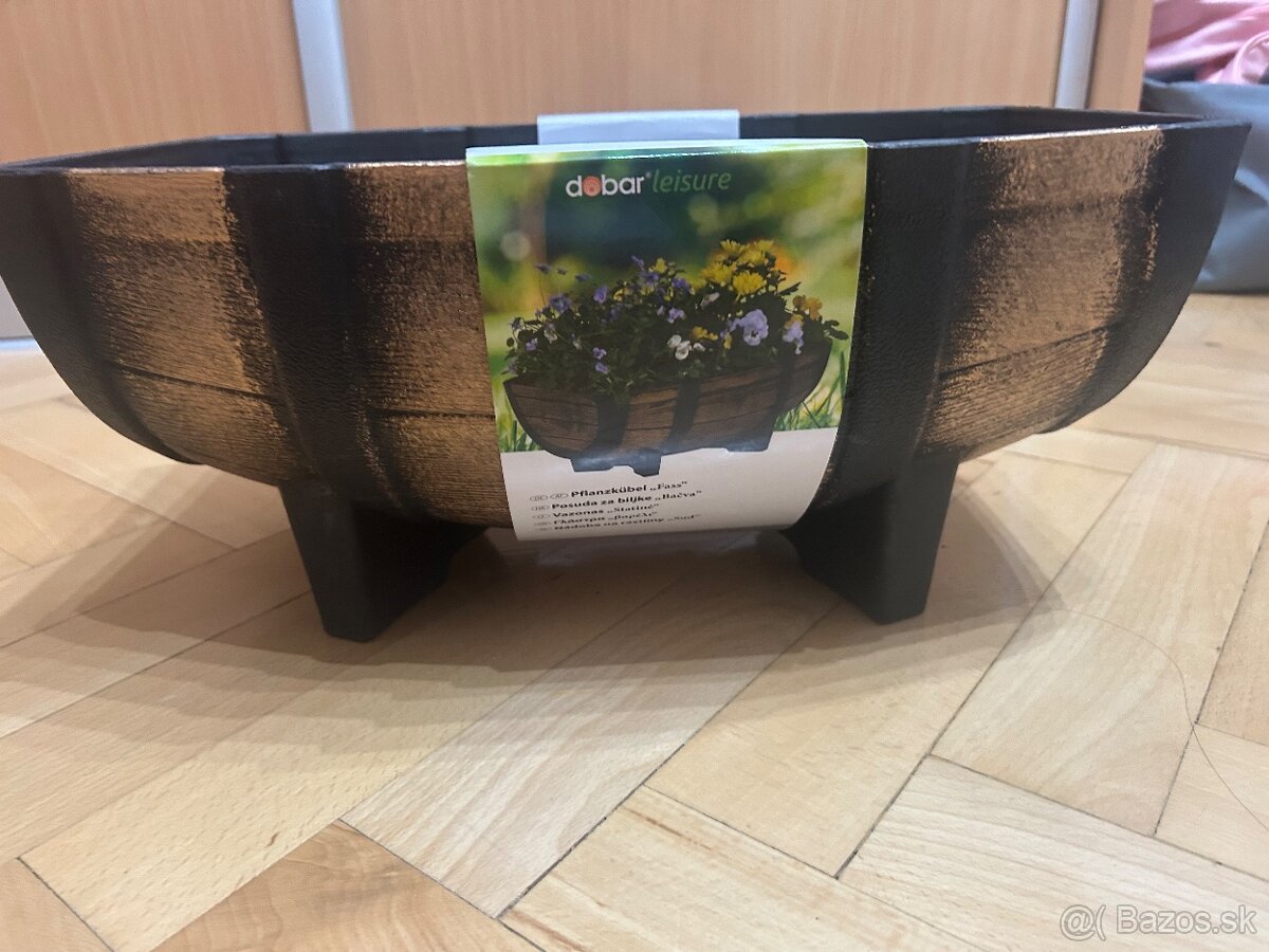 Črepníkoch súd úplne nový