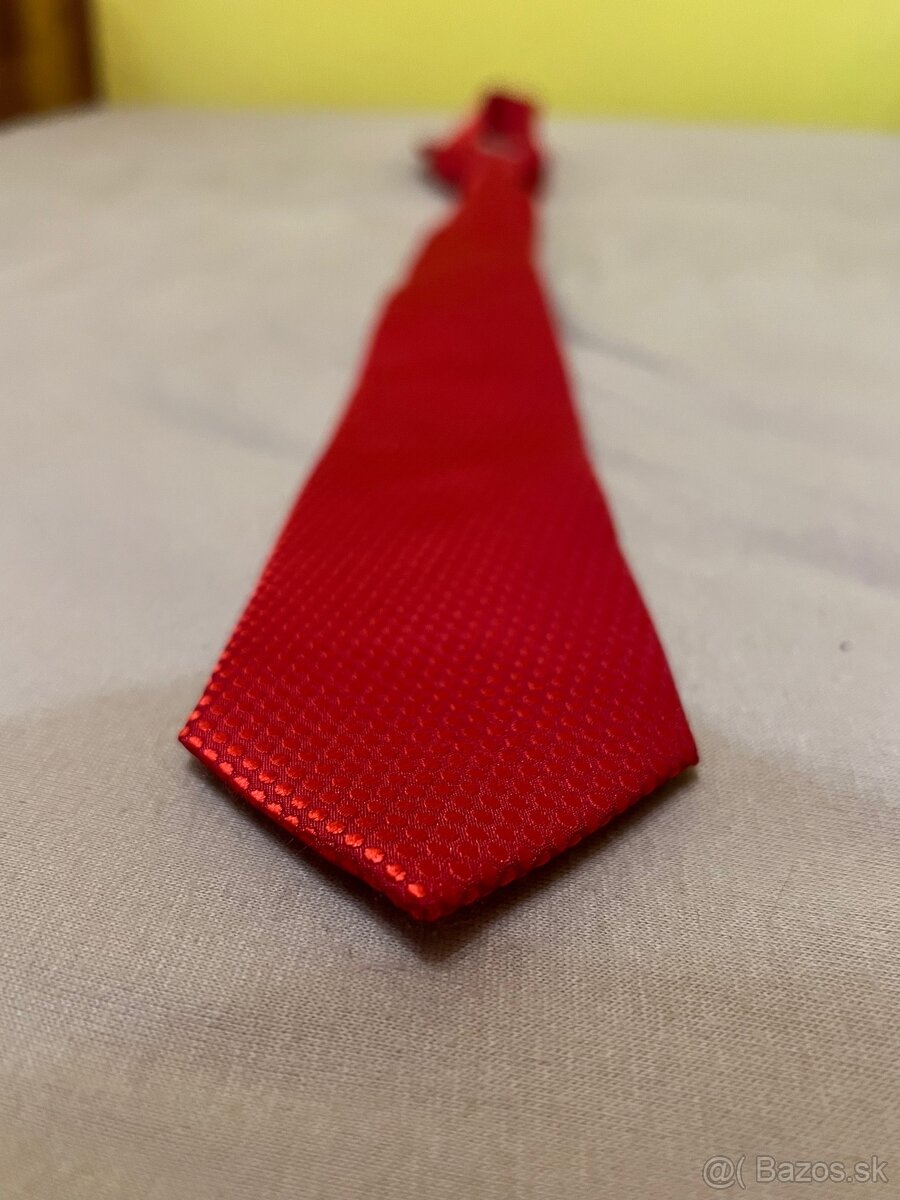 Červená kravata
