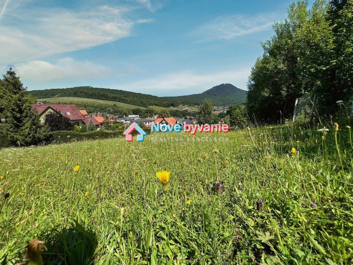 Na predaj: pozemok – ideálny pre výstavbu rodinných domov -