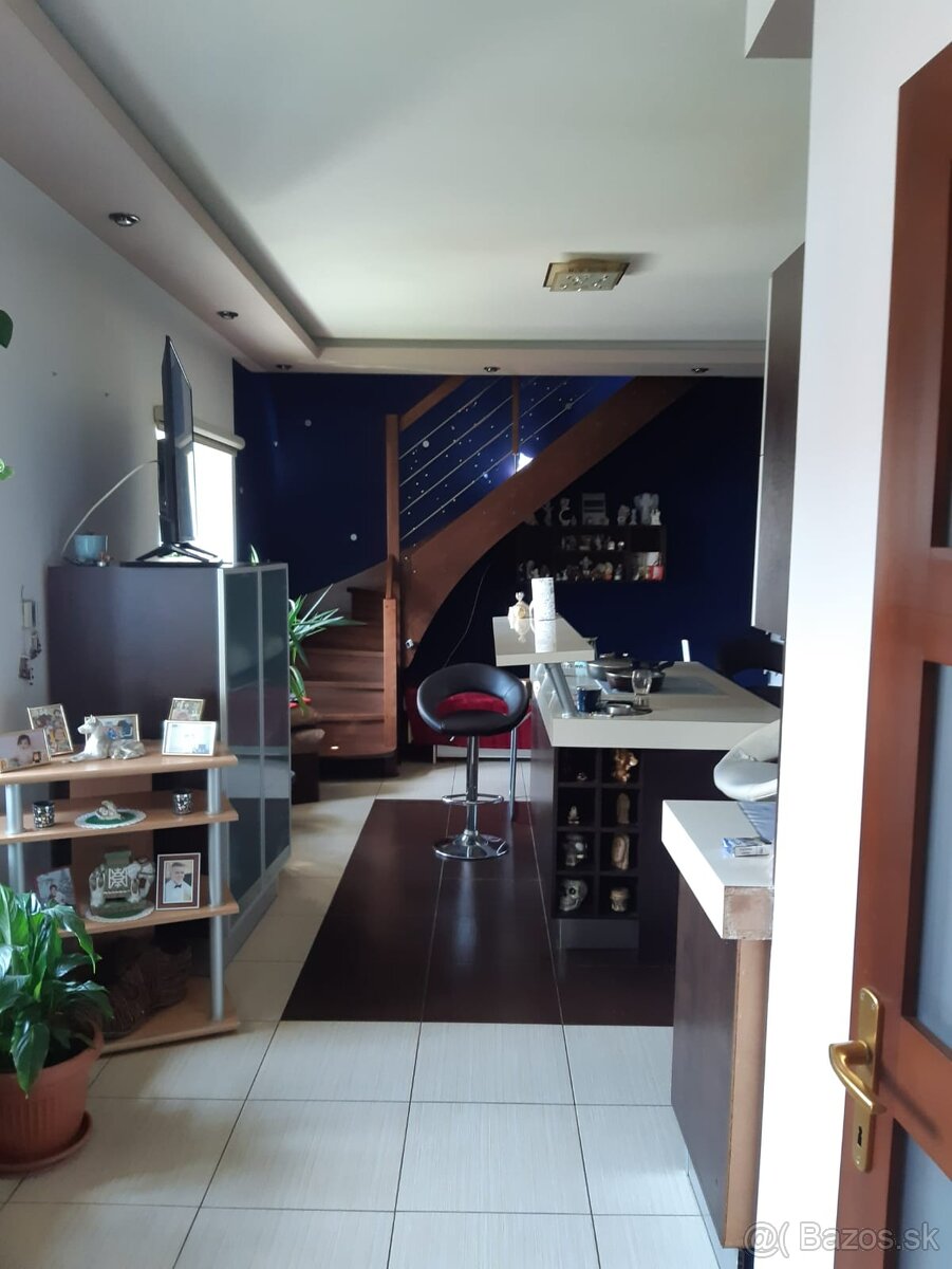 Exkluzívne ponúkame na predaj dva rodinné dom v Môťovej