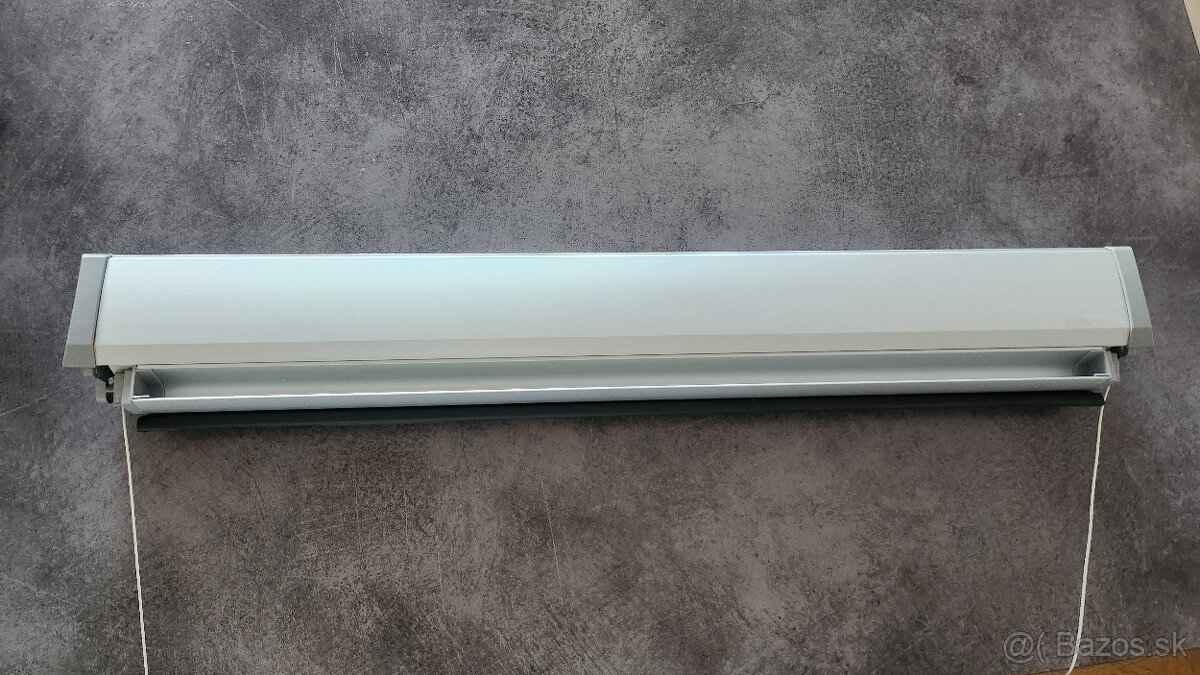 Rolety R-Lite do stresnych okien VELUX