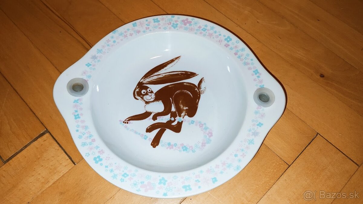 Ohrievací tanier pre deti Zajac