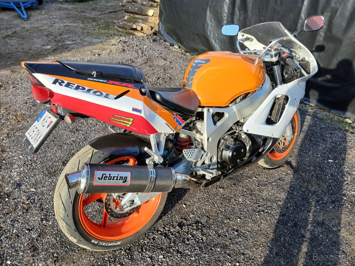 Honda sc33