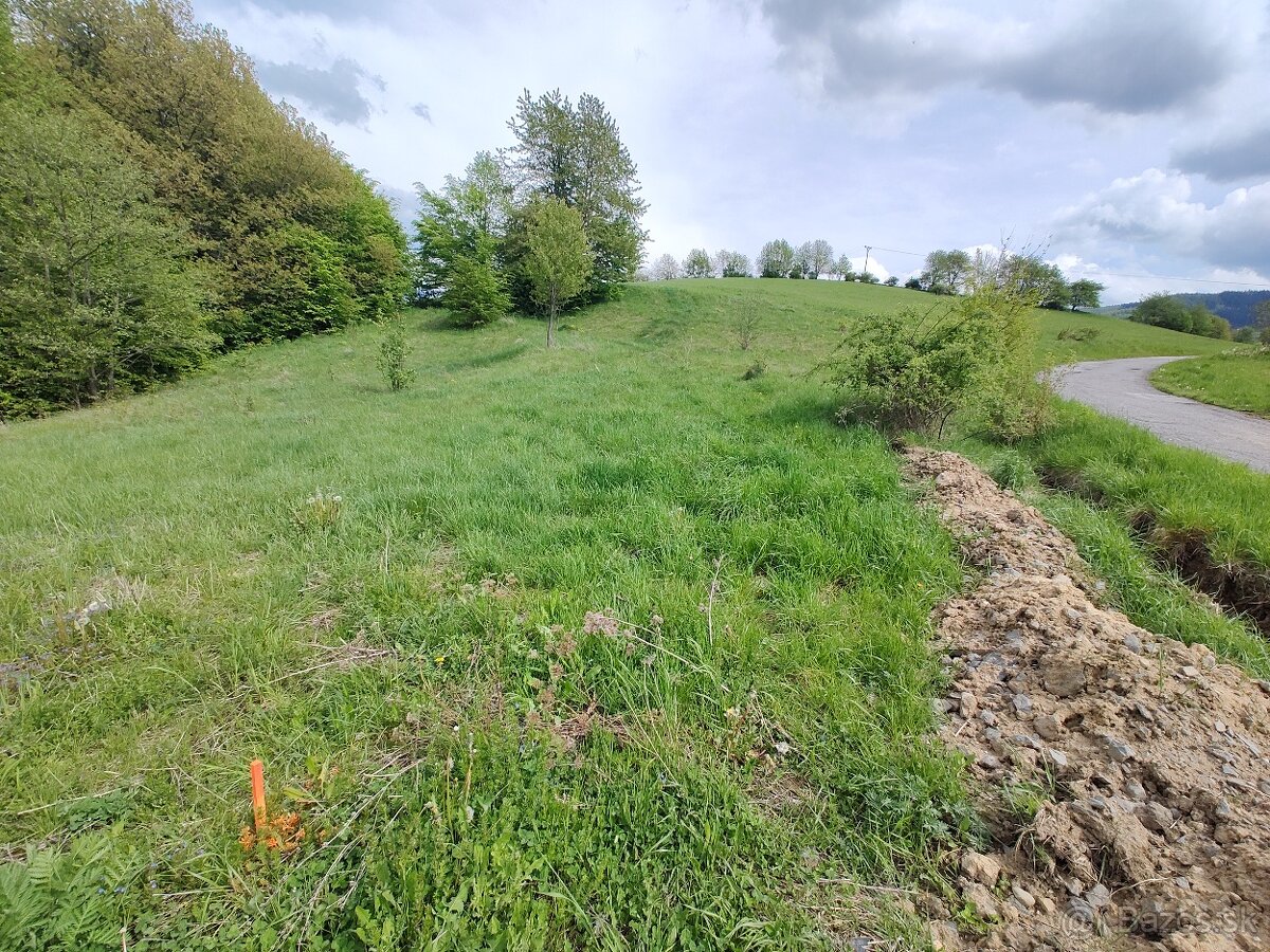 Na predaj pozemok na výstavbu rodinného domu, chaty